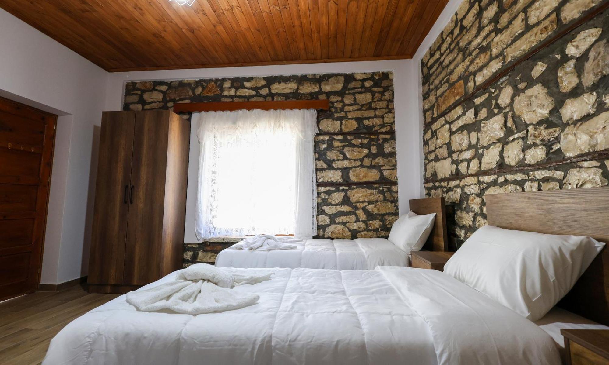 Villa Shpiragu Village Experience Berat Exteriör bild