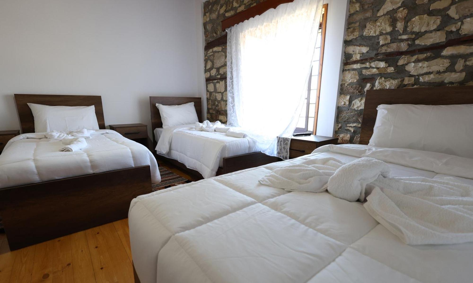 Villa Shpiragu Village Experience Berat Exteriör bild