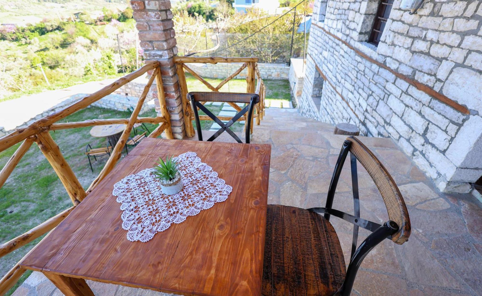 Villa Shpiragu Village Experience Berat Exteriör bild