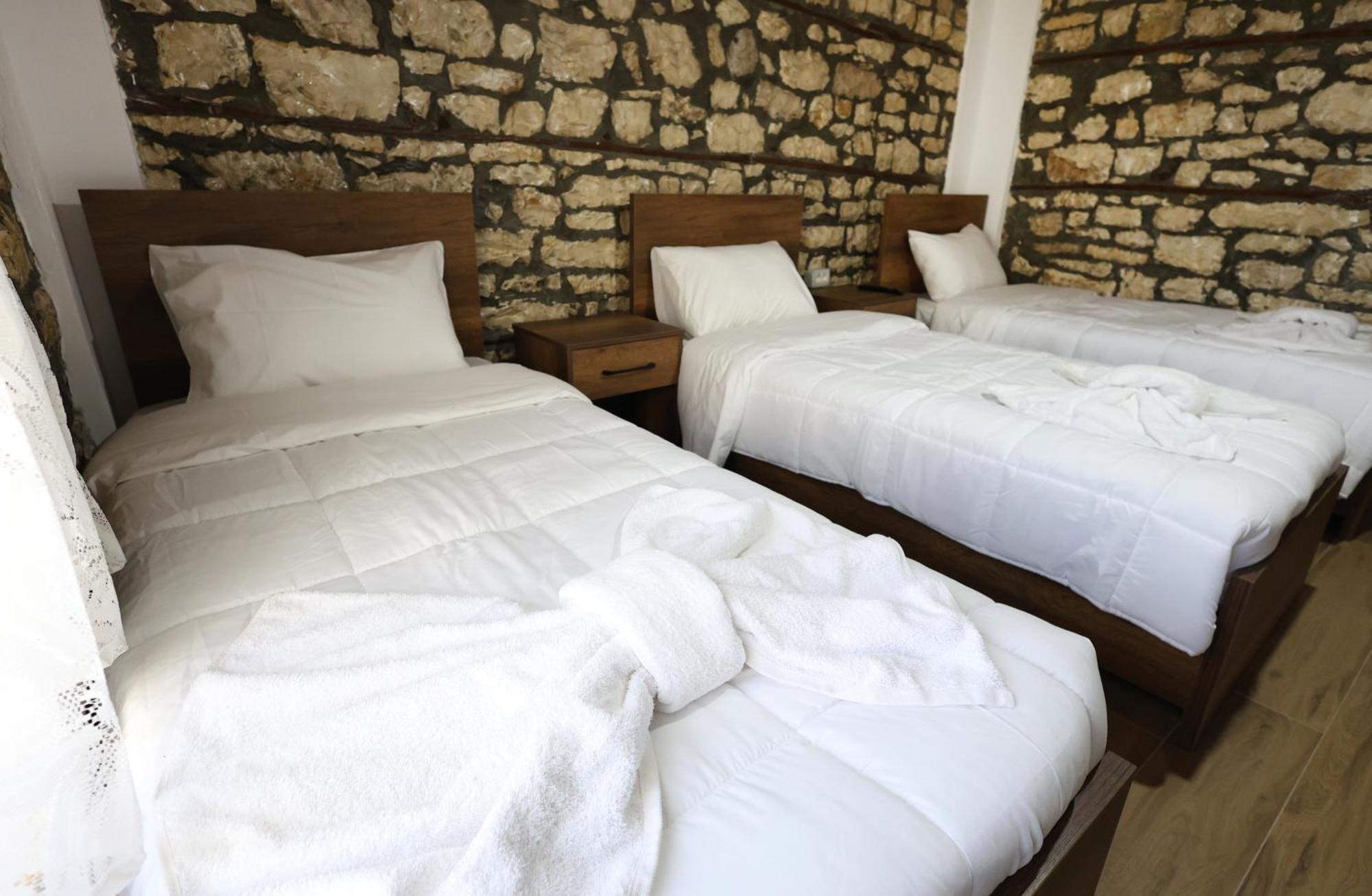 Villa Shpiragu Village Experience Berat Exteriör bild