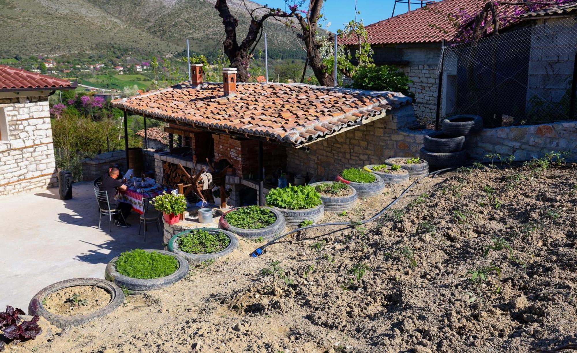Villa Shpiragu Village Experience Berat Exteriör bild