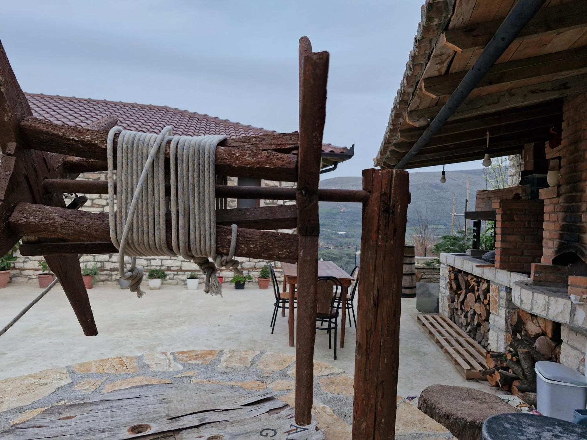 Villa Shpiragu Village Experience Berat Exteriör bild